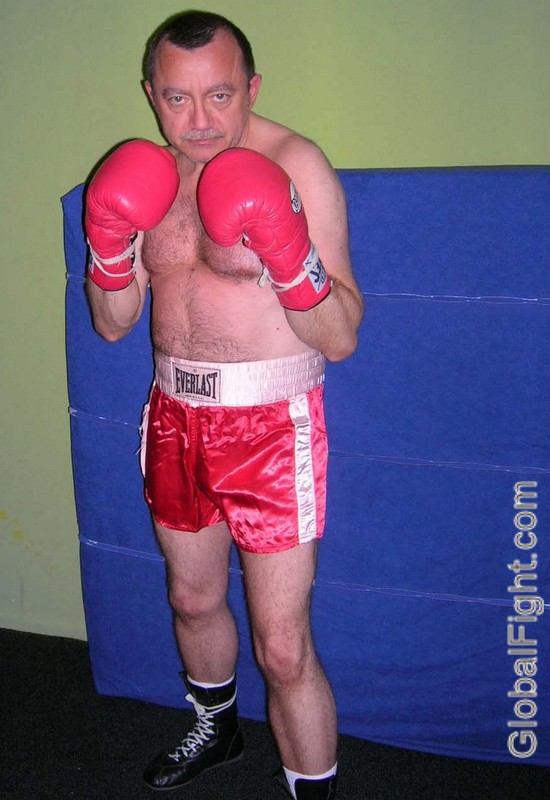 40ish older boxing man
