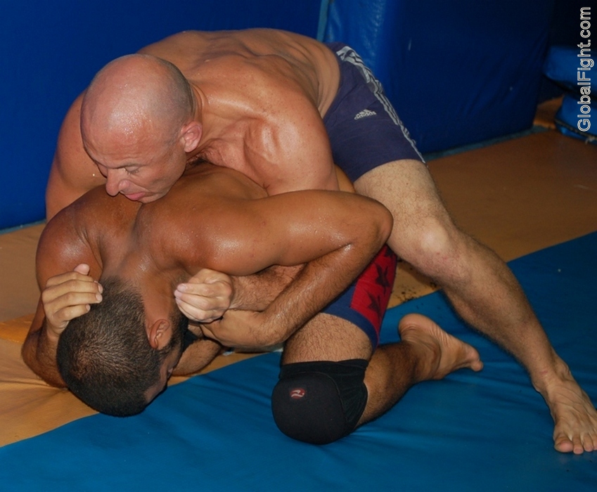 muscular collegiate wrestlers grappling pics MEXICAN WRESTLING