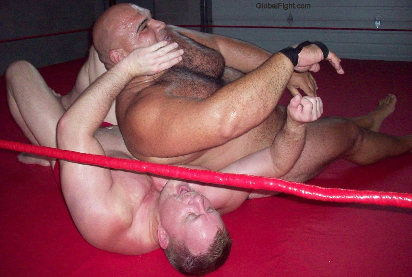 nude wrestlers musclebears stripping